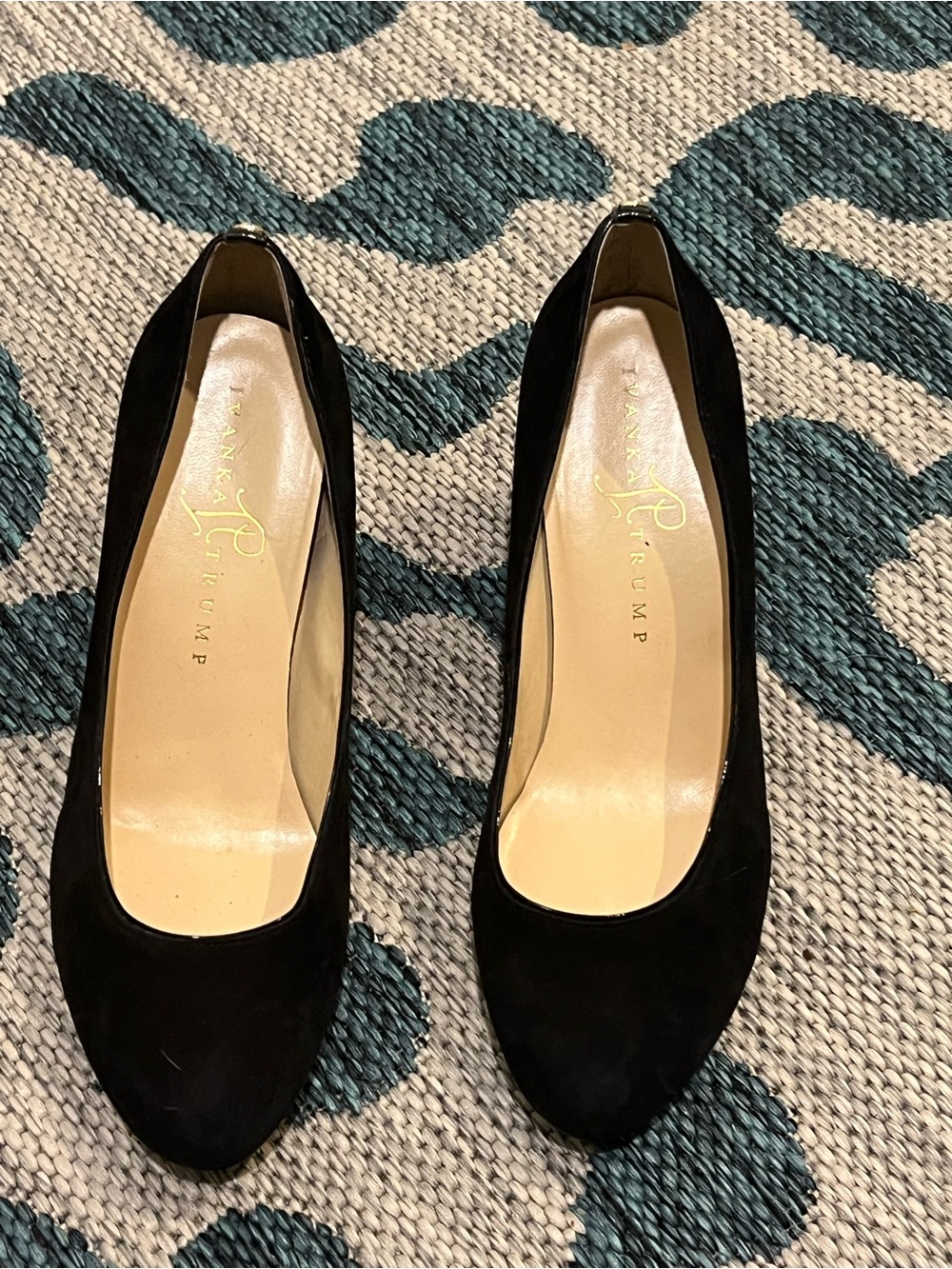 Black Women’s Suede Pumps by Ivanka Trump l 6